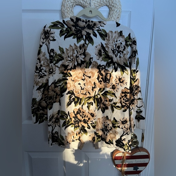 Isaac Mizrahi sweater worn once size large - Picture 8 of 12